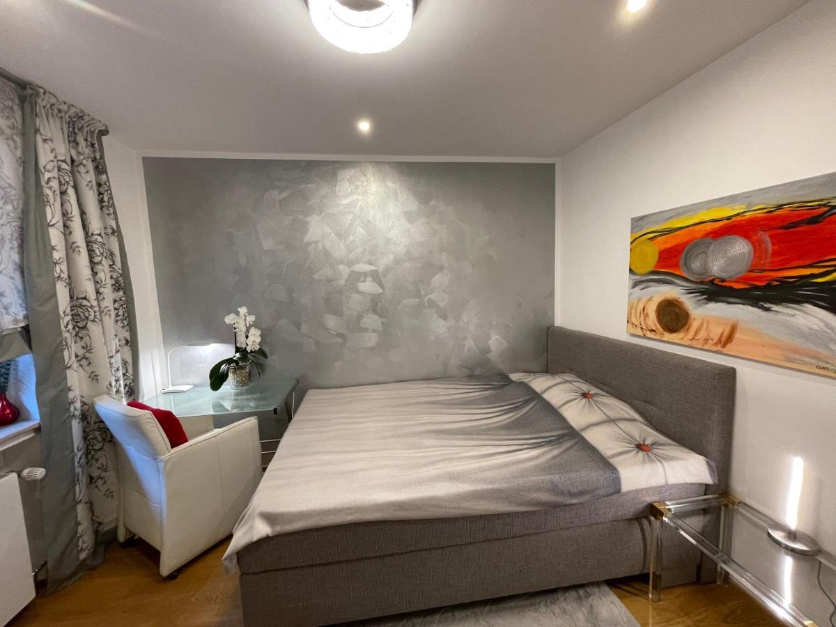 Airport Rooms Waldblick Köln Exteriör bild